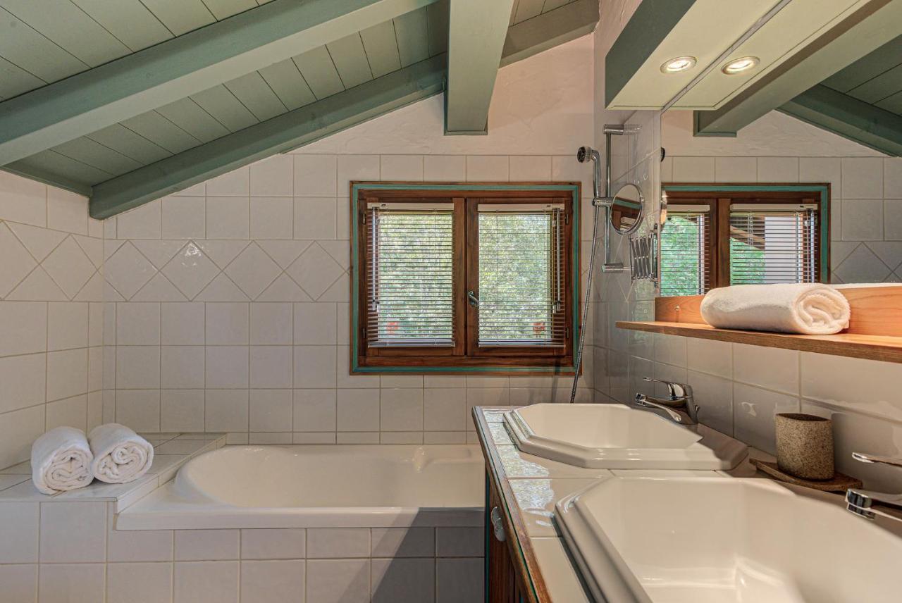 Chalet Blackbushe - Traditional Chalet - Alpes Travel - Sleeps 4-6 レ・ズッシュ エクステリア 写真