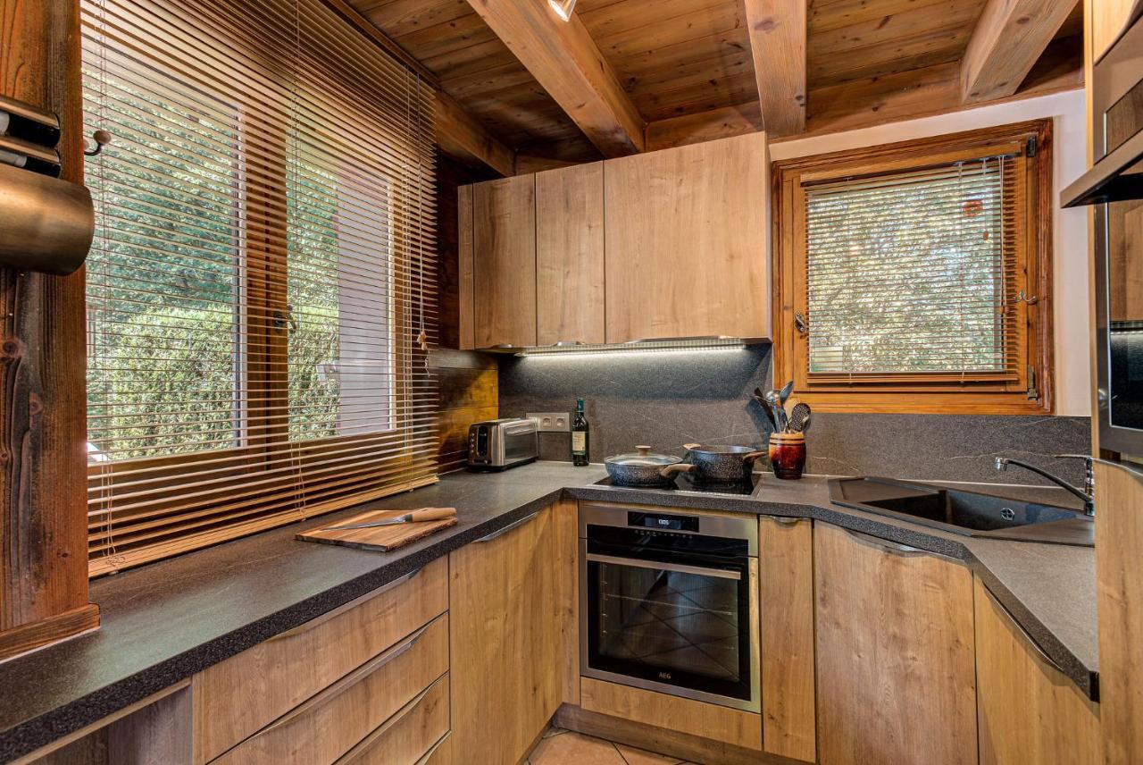 Chalet Blackbushe - Traditional Chalet - Alpes Travel - Sleeps 4-6 レ・ズッシュ エクステリア 写真