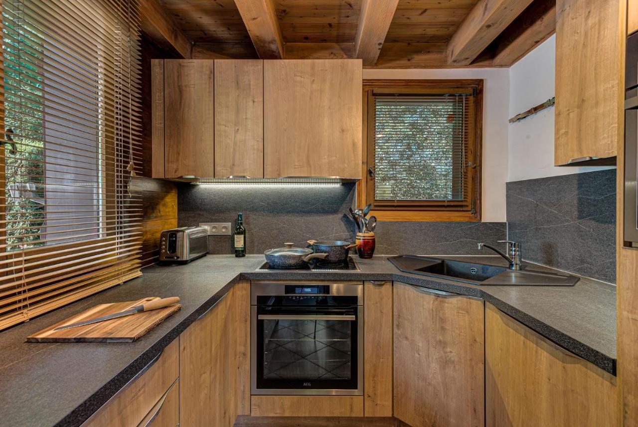 Chalet Blackbushe - Traditional Chalet - Alpes Travel - Sleeps 4-6 レ・ズッシュ エクステリア 写真