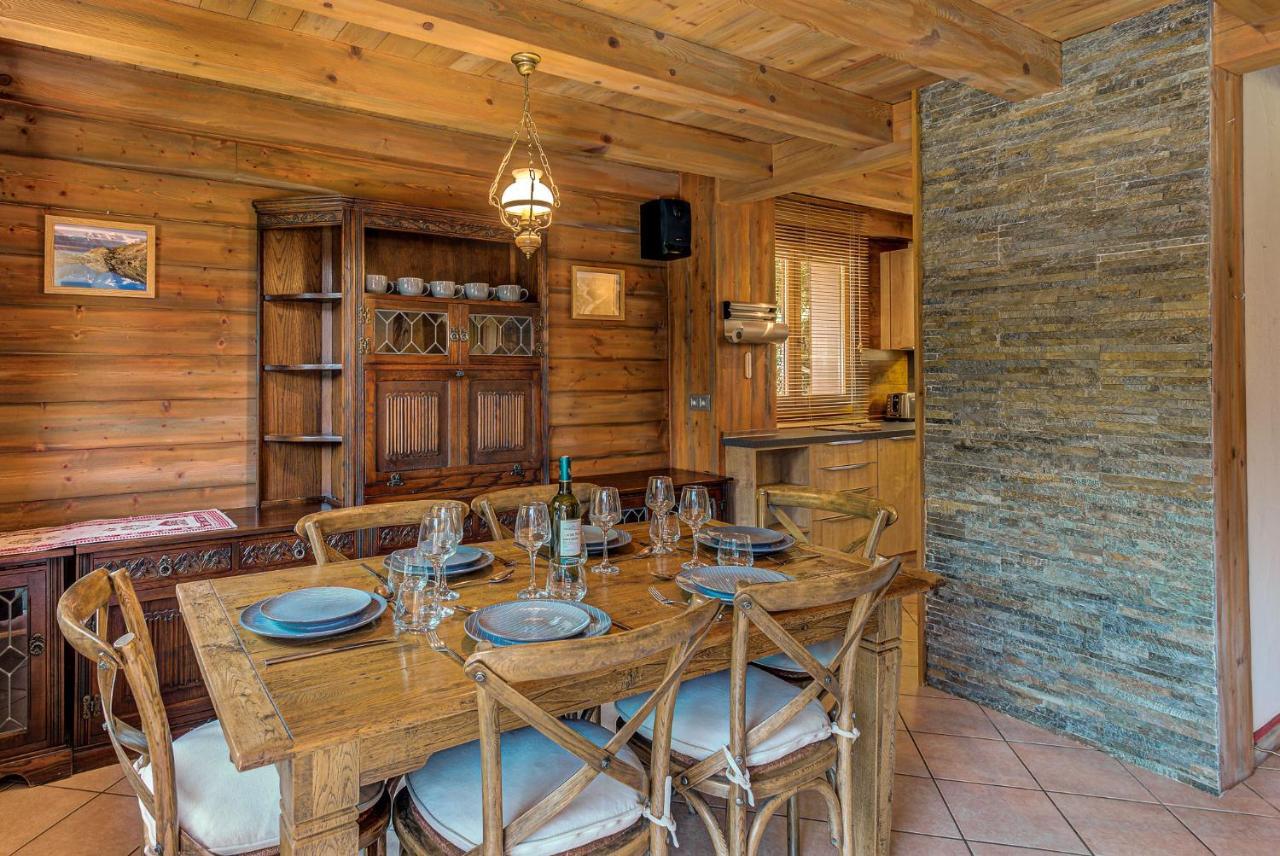 Chalet Blackbushe - Traditional Chalet - Alpes Travel - Sleeps 4-6 レ・ズッシュ エクステリア 写真