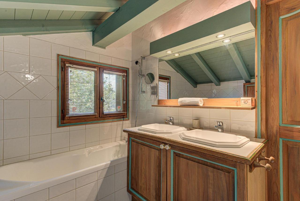 Chalet Blackbushe - Traditional Chalet - Alpes Travel - Sleeps 4-6 レ・ズッシュ エクステリア 写真